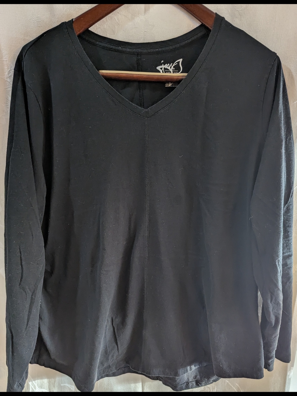 Just My Size Black V-Neck Long Sleeve Tee